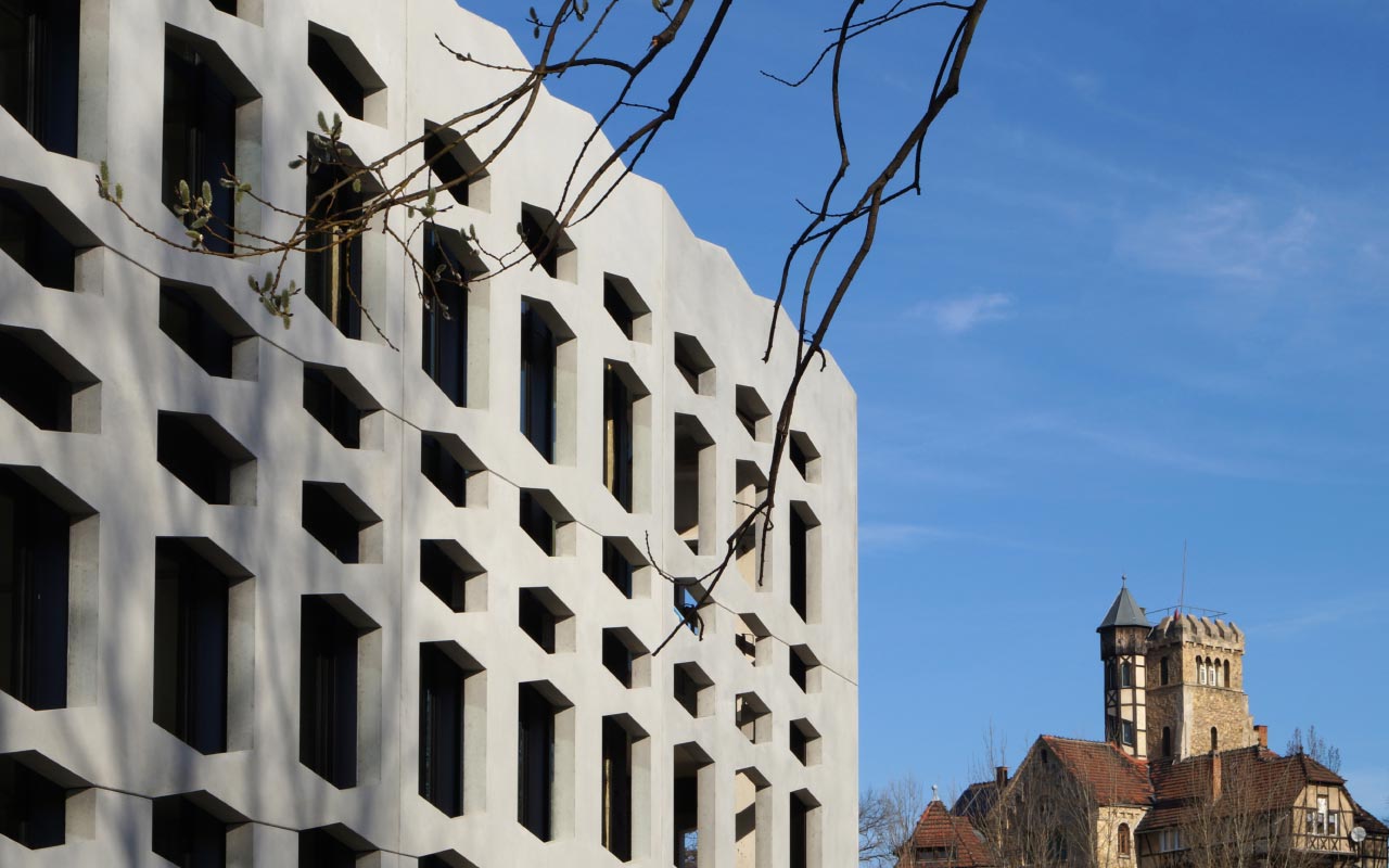 Neubau 2014: Mehrzweck­gebäude mit einer Nutzfläche von ca. 1.200 m²